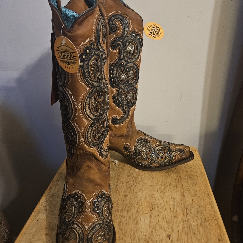 Corral Brown and Black Embroidered Cowboy Boots